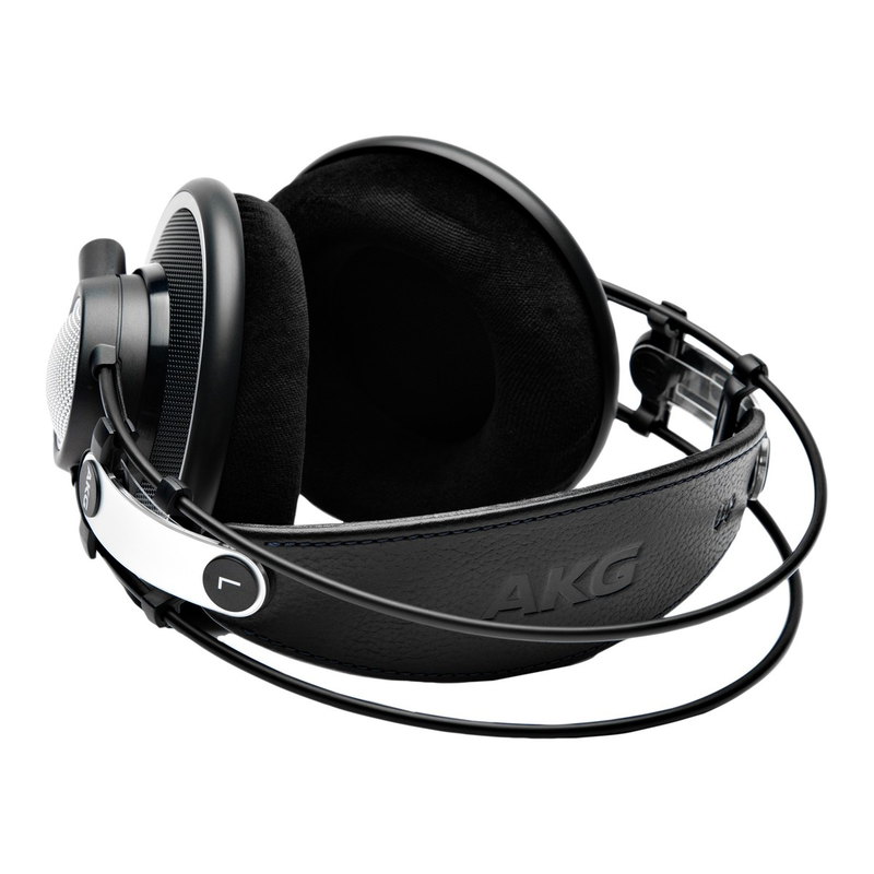 AKG - 