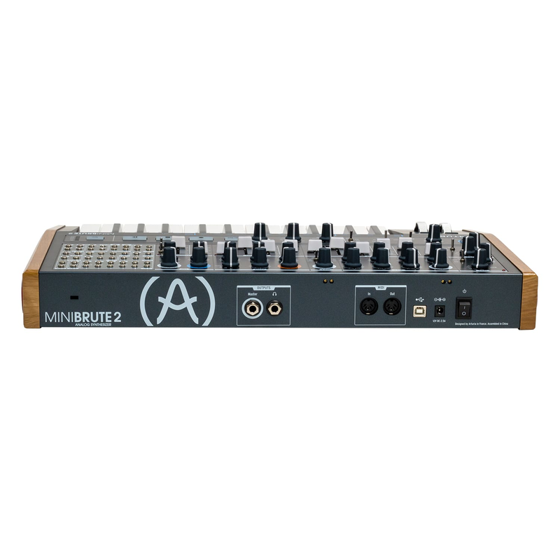 ARTURIA - Sintetizzatore analogico monofonico con patchbay modulare